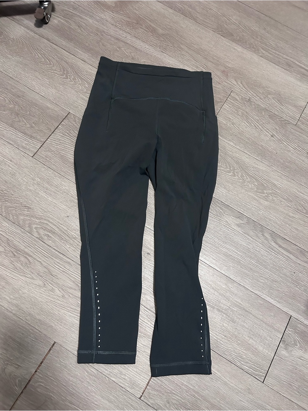 lululemon athletica green Capri Leggings with Leg Stud Detail